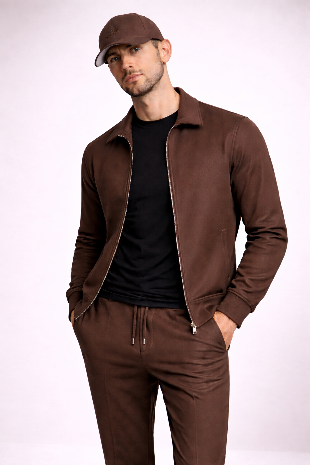 Combiset | Techsuit | T-Shirt | Cap | Bruin